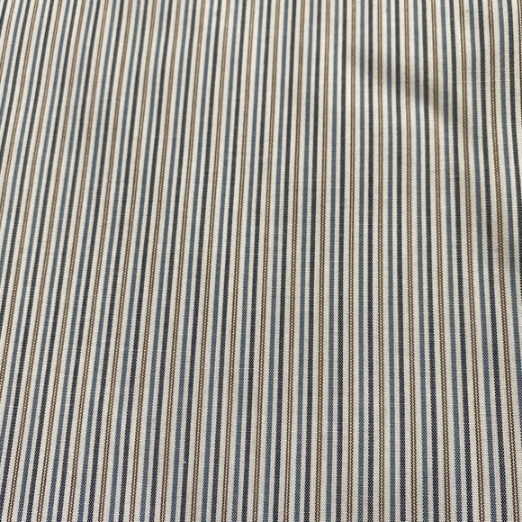 Travel Smart Roundtree & Yorke Men’s Button Up Size M Wrinkle Resistant - Picture 3 of 6